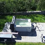 Semesterbostad Modern Stone House In With Jacuzzi Balatonfüred