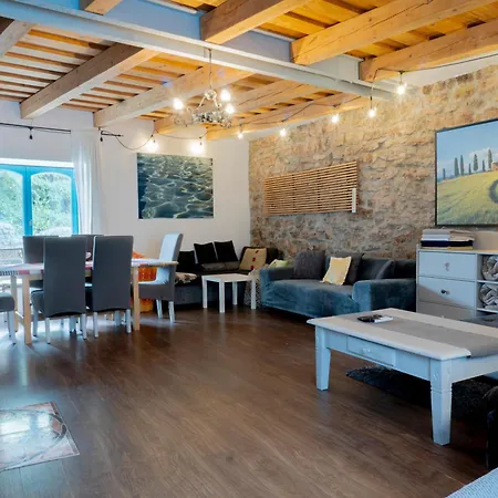 Semesterbostad Modern Stone House In With Jacuzzi Balatonfüred