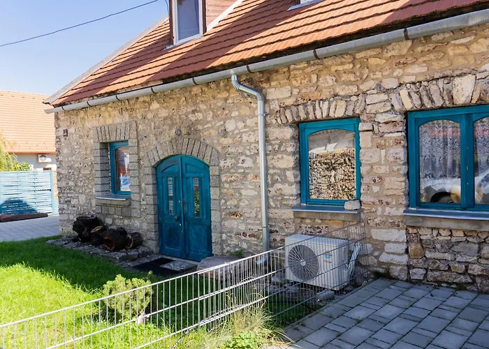 Semesterbostad Modern Stone House In With Jacuzzi *