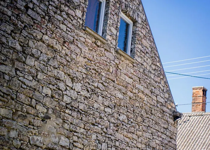 Modern Stone House In With Jacuzzi バラトンフレド